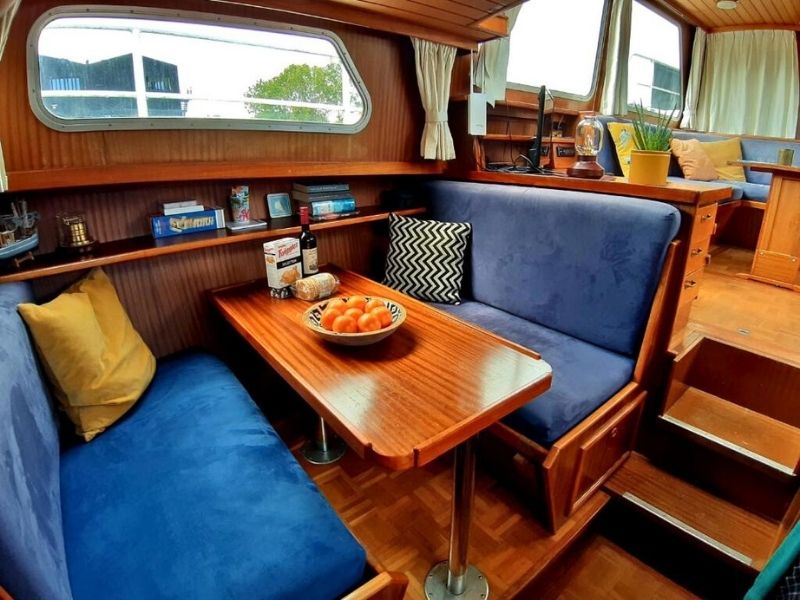 Motor Yacht Amstelle innen