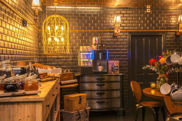 Frühstücksbuffet-Max-Brown-Hotel-Canal-District-Amsterdam
