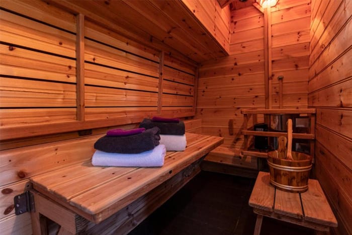 Hausboot-Amsterdam-mit-Sauna