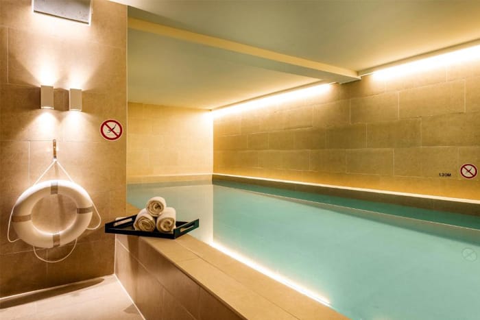 Hotel-Pool-Amsterdam-Pestana-Riverside