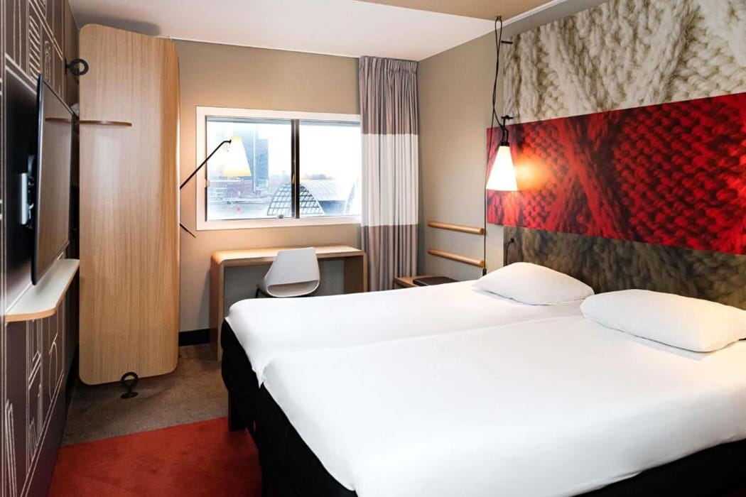 Ibis-Amsterdam-Centre-Hotel-im-Zentrum