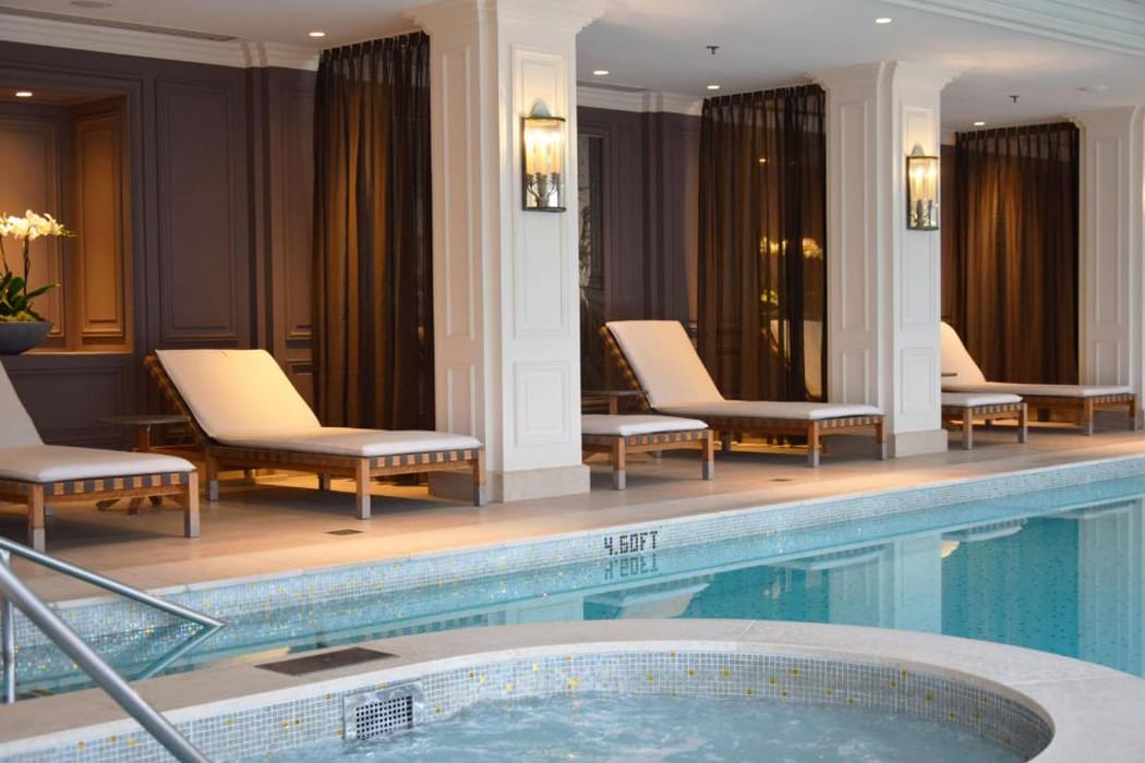 InterContinental-Amster-Hotel-Amsterdam-mit-Pool.jpg