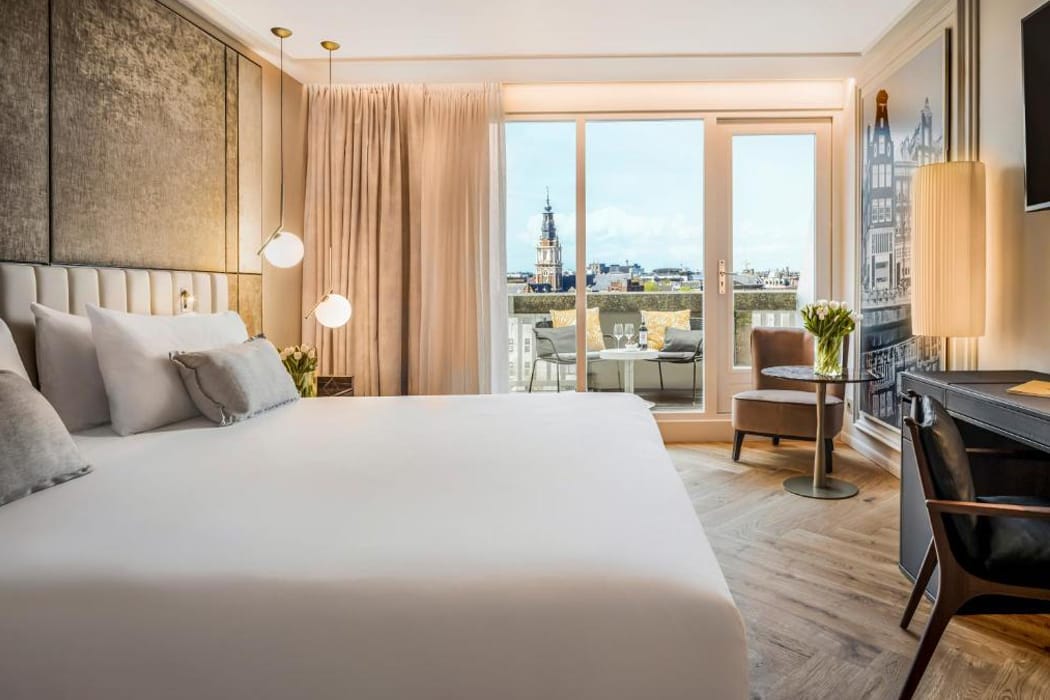 Luxussuite-im-Anantara-Grand-Hotel-Krasnapolsky-Amsterdam.jpg