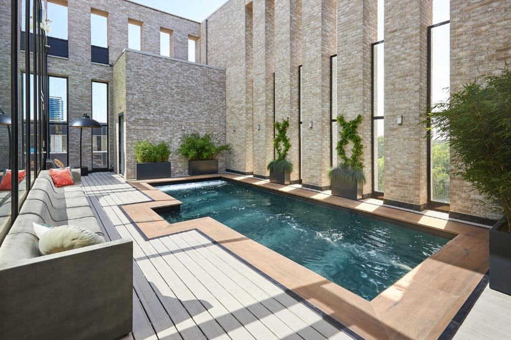 Pool-im-Van-der-Valk-Hotel-Amsterdam