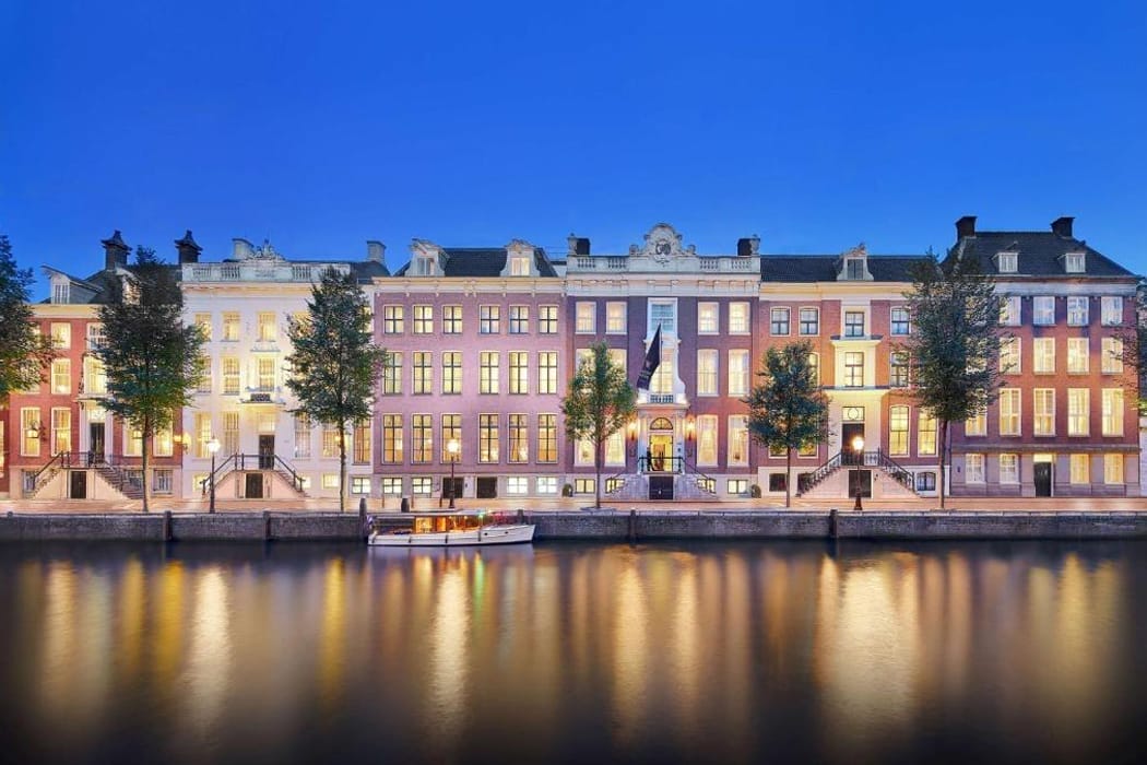 Waldorf-Astoria-Amsterdam-1-1.jpg