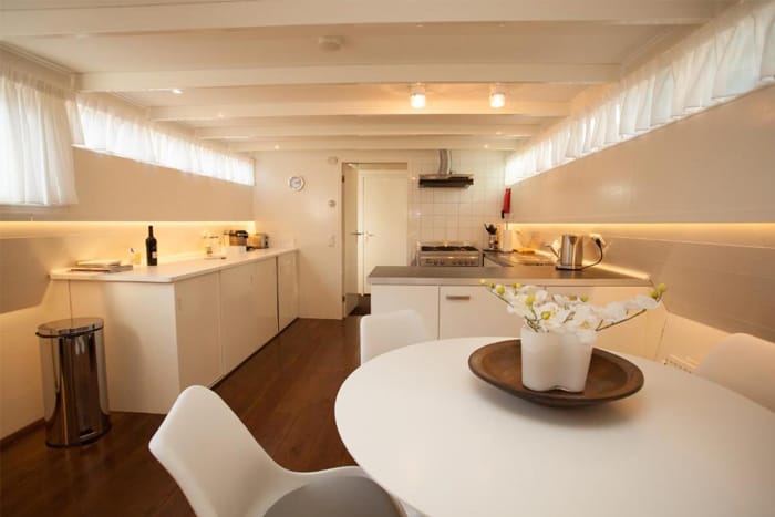 Wohnbereich-Prince-Royal-Hausboot-Amsterdam