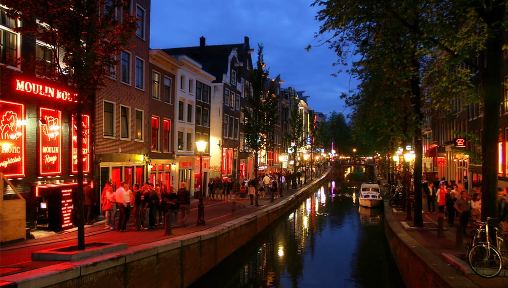 Rotlichtviertel-Amsterdam-De-Wallen-besuchen